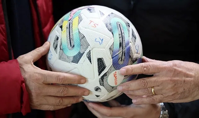 TÜRKİYE YAZILI TOPA VURMAYAN ÇOCUK İÇİN TRABZONSPOR HAREKETE GEÇTİ