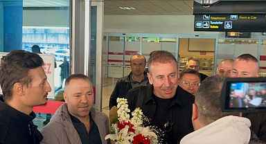 AVCI ÇİÇEKLERLE KARŞILANDI