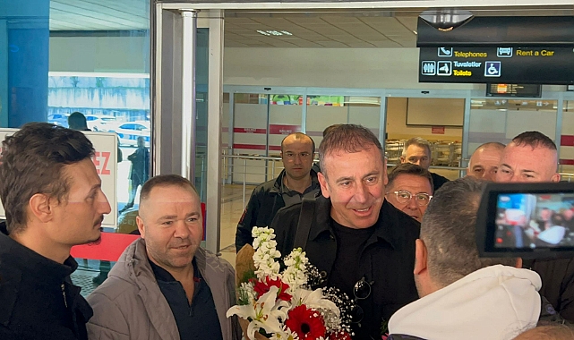 AVCI ÇİÇEKLERLE KARŞILANDI