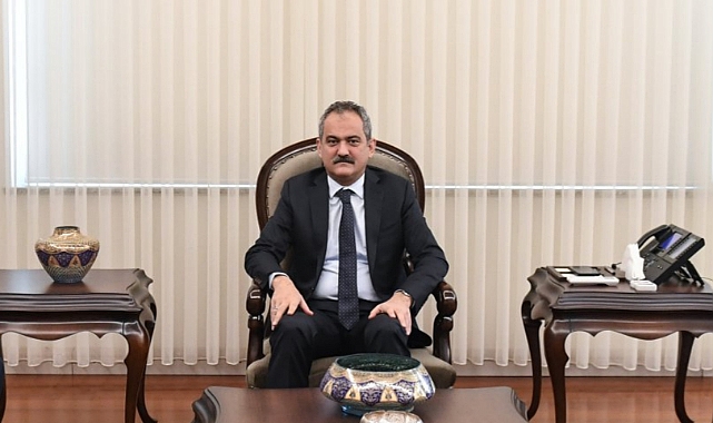 BAKAN ÖZER: DEPREMDEN ETKİLENEN 4 İLDE EĞİTİM KADEMELİ BAŞLAYACAK