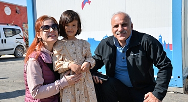 BAŞKAN ZORLUOĞLU DEPREM BÖLGESİNİ MESKEN TUTTU