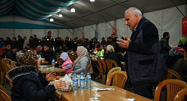 BAŞKAN ZORLUOĞLU ELBİSTANLILARI RAMAZANDA DA YALNIZ BIRAKMADI
