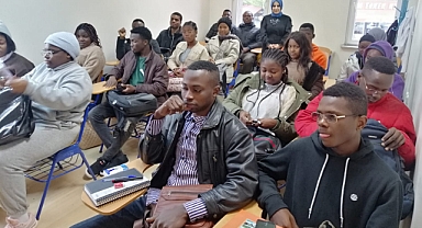 BÜYÜKŞEHİRDEN YABANCI ÖĞRENCİLERE ÜCRETSİZ İNGİLİZCE KURSU