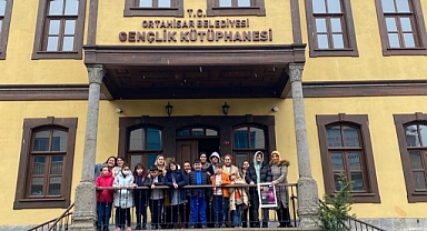  GENÇLİK KÜTÜPHANESİ KİTAP OKUMA ETKİNLİKLERİNİN YENİ MERKEZİ OLDU!