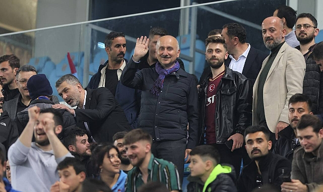 BAKAN KARAİSMAİLOĞLU GÖZ BOYUYOR!