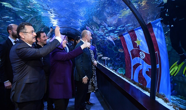 BAŞKAN GENÇ, BAKAN KARAİSMAİLOĞLU’NA TRABZON AKVARYUM’U GEZDİRDİ