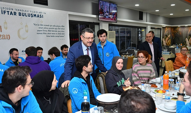 BAŞKAN GENÇ’TEN MUCİT ÖĞRENCİLERE İFTAR YEMEĞİ