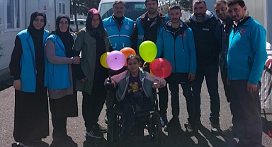 DEPREMZEDE MELİKE’NİN AKÜLÜ ARACI MURAT AMCASINDAN