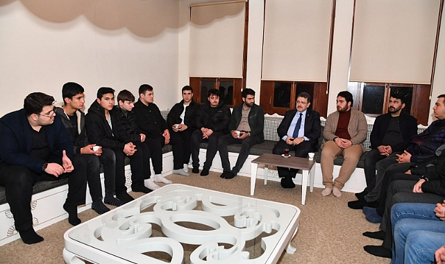 GENÇ, İFTARDA ÖĞRENCİLERLE BULUŞTU!