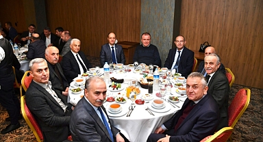 GENÇ, MECLİS ÜYELERİYLE İFTARDA BULUŞTU!