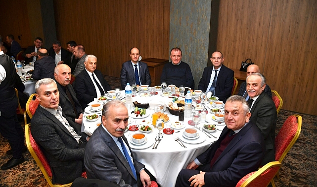 GENÇ, MECLİS ÜYELERİYLE İFTARDA BULUŞTU!