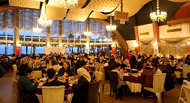 ONLAR GÜLERSE DÜNYA GÜLER