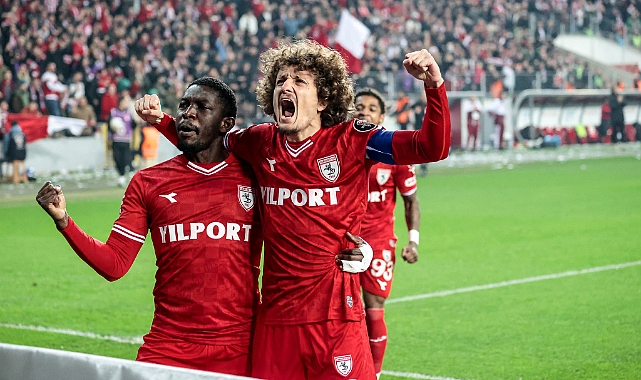 SAMSUNSPOR SÜPER LİG'E GERİ DÖNDÜ