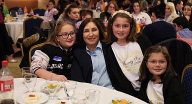 SELVİ ANNE TRABZON'DA  ÇOCUKLARLA BULUŞTU