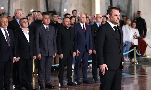 TRABZONSPOR YÖNETİMİ ANITKABİRİ ZİYARET ETTİ