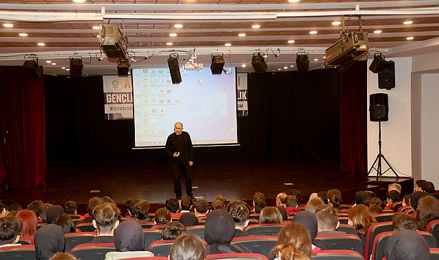 AKÇAABAT’TA AKILLARA KAZINIR KONFERANS