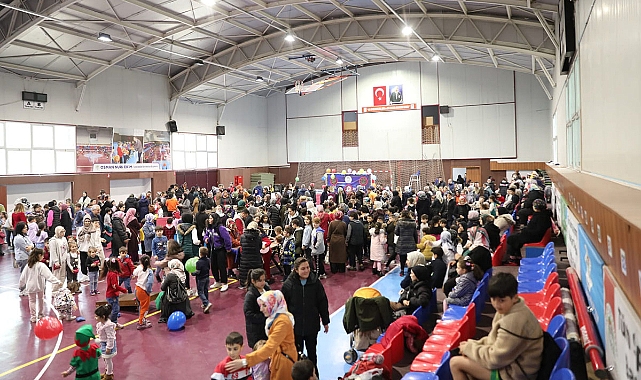 AKÇAABAT’TA EN RENKLİ ANNELER GÜNÜ