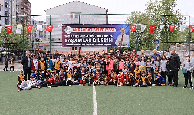AKÇAABAT’TA İLKOKULLAR ARASI FUTBOL TURNUVASI SONA ERDİ