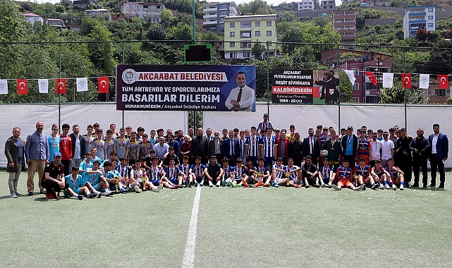 AKÇAABAT’TA LİSELER ARASI FUTBOL TURNUVASINDA ÖDÜLLER SAHİPLERİNİ BULDU
