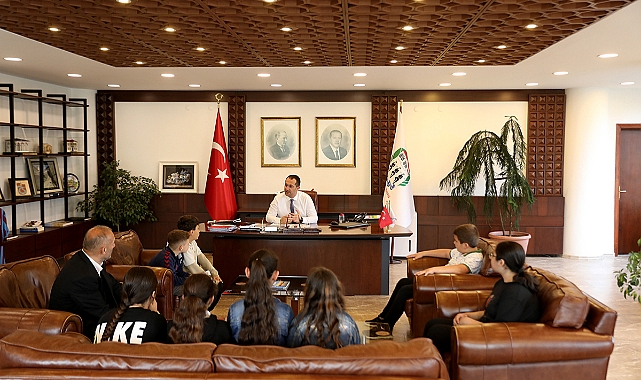 AKÇAABAT’TA MİNİKLER YEREL YÖNETİMİ YERİNDE ÖĞRENDİLER