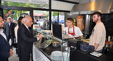 BAŞKAN ZORLUOĞLU TRABZON’U KARIŞ KARIŞ GEZİYOR