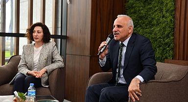 BAŞKAN ZORLUOĞLU TRABZONLU KADINLARLA BİR ARAYA GELDİ