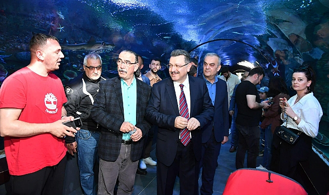 GENÇ, GAZETECİLERE TRABZON AKVARYUM’U GEZDİRDİ