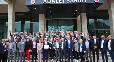 İYİ PARTİLİ YAVUZ AYDIN MAZBATASINI ALDI