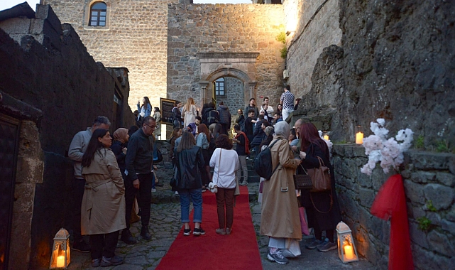KIZLAR MANASTIRI’NDA FESTİVAL RÜZGARI