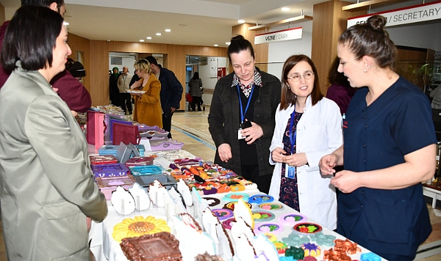 KTÜ FARABİ HASTANESİ'NDE EL SANATLARI SERGİSİ AÇILDI