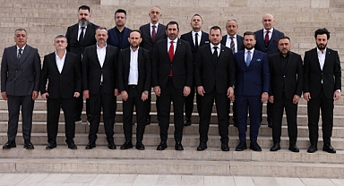 ONLARA GÜLMEK YASAK!