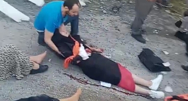 AKÇAABAT'TA OTOBÜS DEVRİLDİ, 4 ÖLÜ 37 YARALI