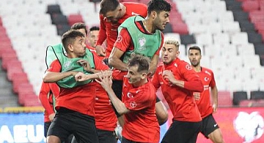 A MİLLÎ TAKIMIMIZ, YENİ 19 MAYIS STADYUMU'NDA ÇALIŞTI