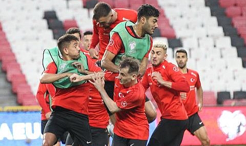A MİLLÎ TAKIMIMIZ, YENİ 19 MAYIS STADYUMU'NDA ÇALIŞTI
