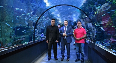 BAŞKAN GENÇ, İL EMNİYET MÜDÜRÜ ESERTÜRK'E TRABZON AKVARYUM'U GEZDİRDİ