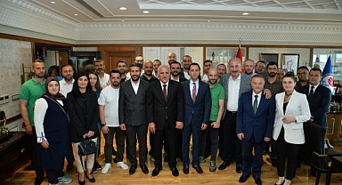 BAŞKAN ZORLUOĞLU PERSONELİYLE BAYRAMLAŞTI