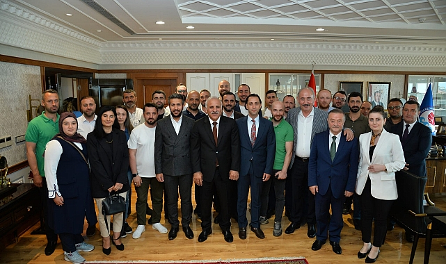 BAŞKAN ZORLUOĞLU PERSONELİYLE BAYRAMLAŞTI