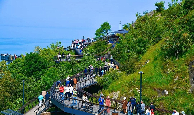 BOZTEPE SEYİR TERASI BAYRAM TATİLİNİN VAZGEÇİLMEZİ OLDU!