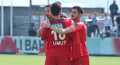 BU AYIP FUTBOLU YÖNETENLERE YETER!