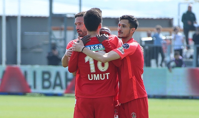 BU AYIP FUTBOLU YÖNETENLERE YETER!