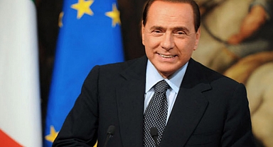 İTALYA'NIN ESKİ BAŞBAKANI SİLVİO BERLUSCONİ HAYATINI KAYBETTİ
