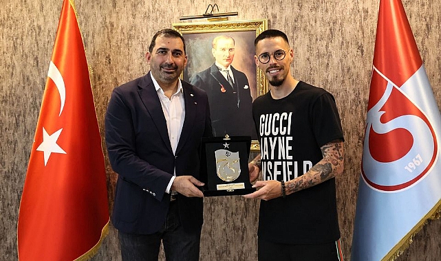 KAFKAS'TAN MAREK HAMSİK'E PLAKET