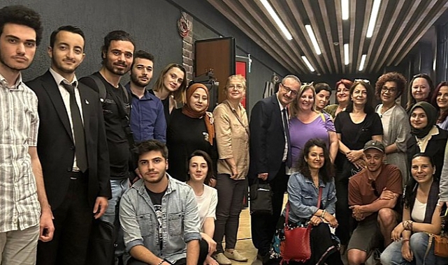 TRABZON'DA SİNEMASEVERLER SALONLARI DOLDURDU