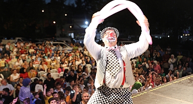 AKÇAABAT'TA BİR BAVUL MUTLULUK DAĞITTILAR