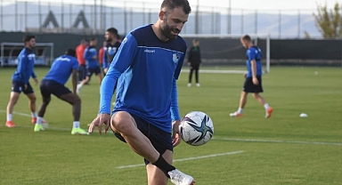 MUSTAFA YUMLU İMZAYI ATTI