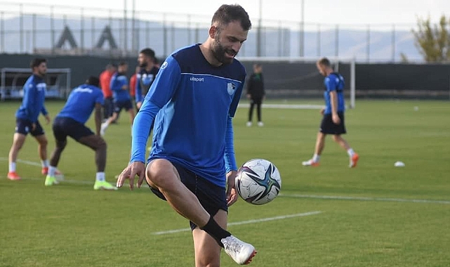 MUSTAFA YUMLU İMZAYI ATTI