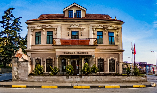 TRABZON BAROSU'NDAN ATATÜRK ANITINA SALDIRIYA TEPKİ!