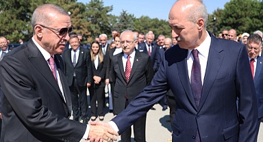 ANITKABİR'DE TÖREN: ERDOĞAN VE KILIÇDAROĞLU AYNI KAREDE