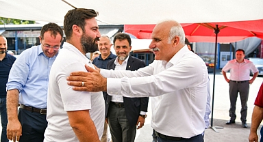 BAŞKAN ZORLUOĞLU AKÇAABAT’TA ESNAF VE VATANDAŞLARLA BULUŞTU