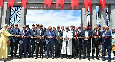 RESTORE EDİLEN SULTAN MURAT ŞEHİTLİĞİ DUALARLA AÇILDI